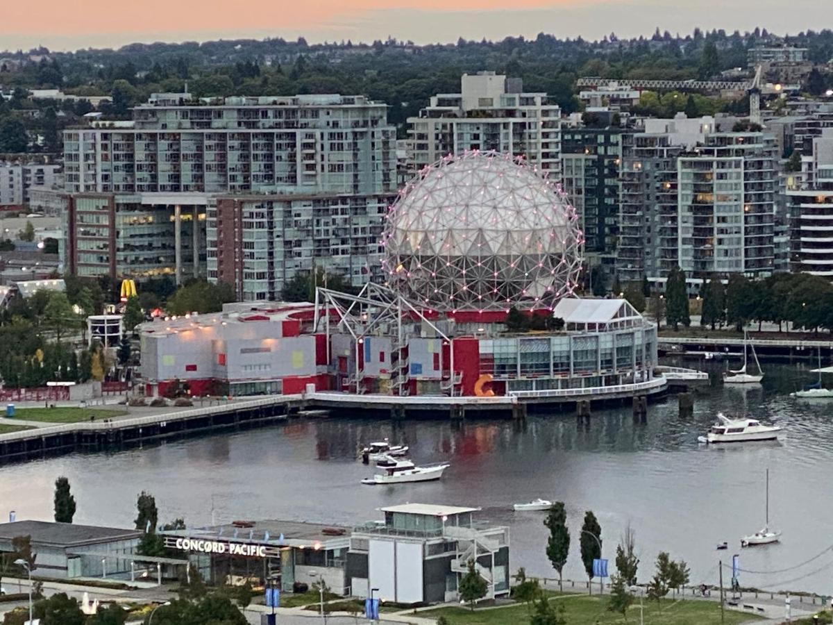 Beautiful Bright Modern Condo With Water View And Ac In Dt Vancouver 2Br,3Bd,2Bt Sleeps 6 Guests Free Parking Netflix Included Zewnętrze zdjęcie